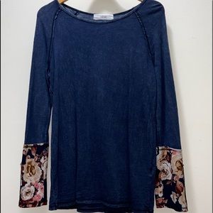 Able navy blue acid wash floral cuff shirt L